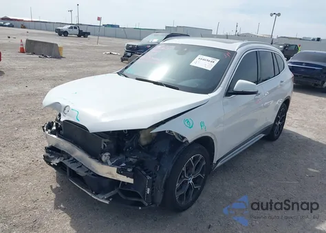 2020 BMW X1 xDrive28I z USA, uszkodzony, nr VIN WBXJG9C08L5R72214